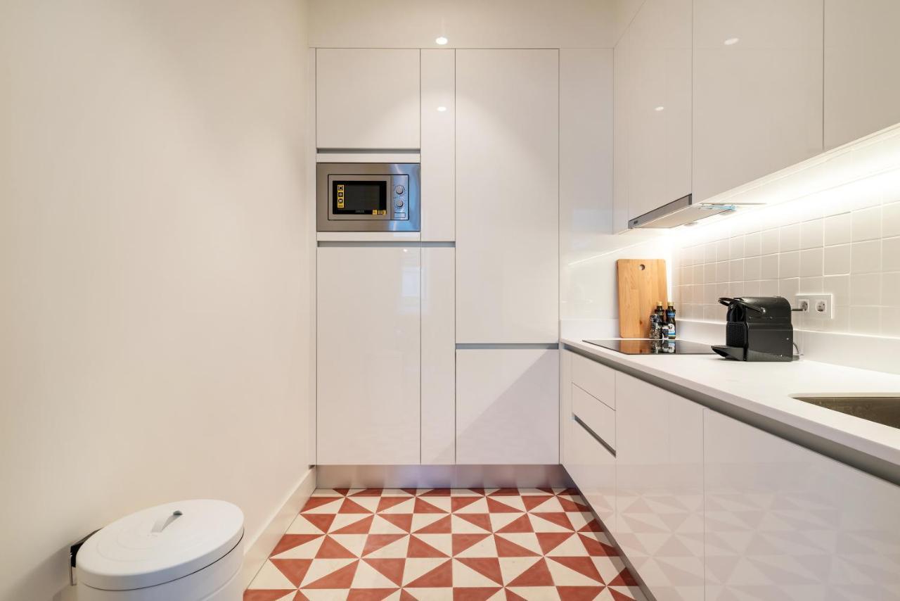 Modern 1Bdr In Downtown Lisbon By Lovelystay Екстер'єр фото